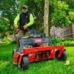 Toro TurfMaster HDX 30 in. Commercial Self-Propelled Gas Lawn Mower with Casters (22236) - Image 5